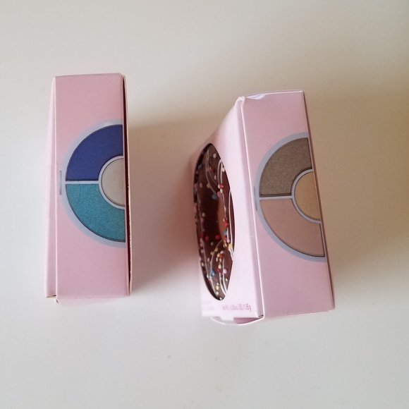 New I heart Revolution Chocolate Dipped & Bluberry Crush Donuts Palette - Picture 5 of 7